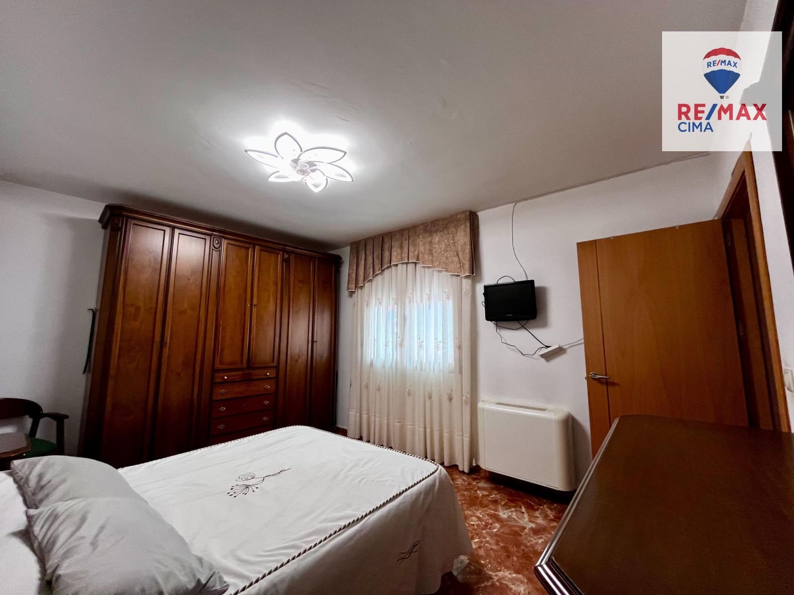 4 bedroom Townhouse for sale in Huescar with garage - € 200,000 (Ref: 9169693)