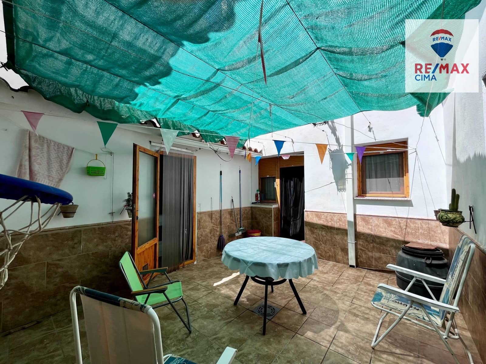 4 bedroom Townhouse for sale in Huescar with garage - € 200,000 (Ref: 9169693)