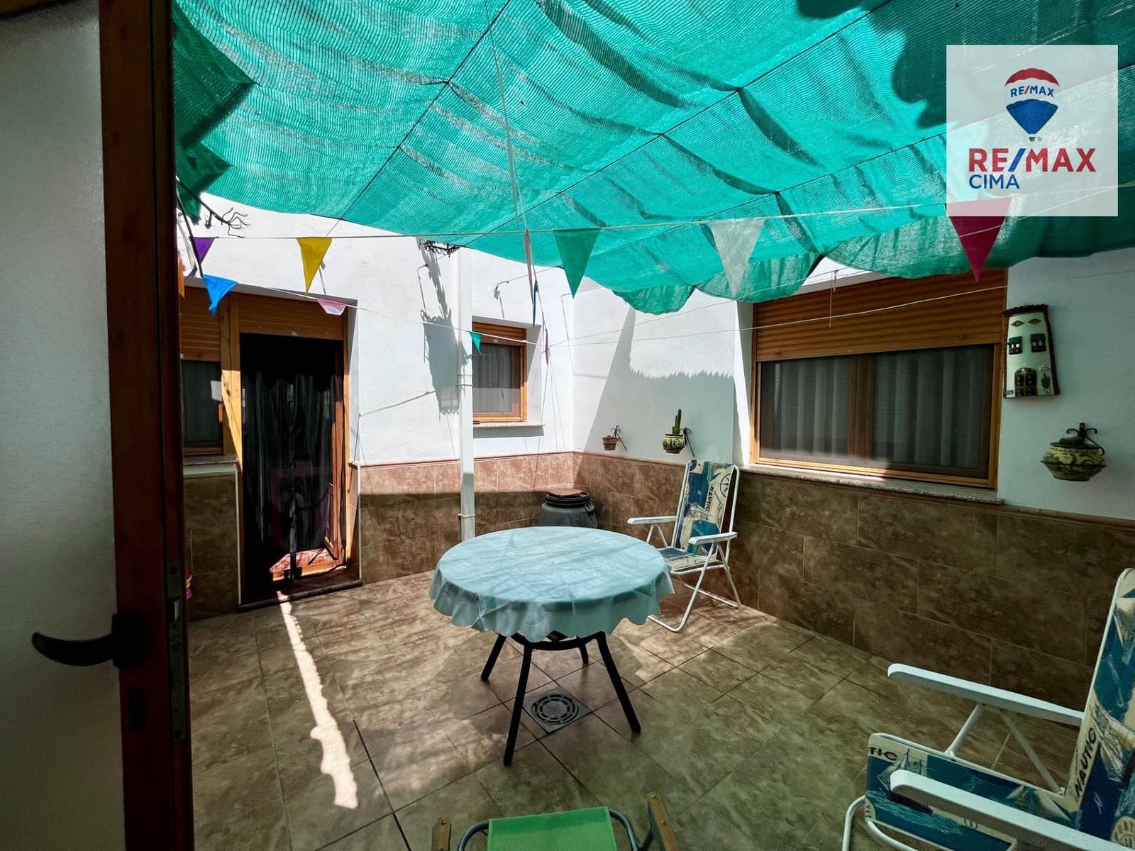 4 bedroom Townhouse for sale in Huescar with garage - € 200,000 (Ref: 9169693)