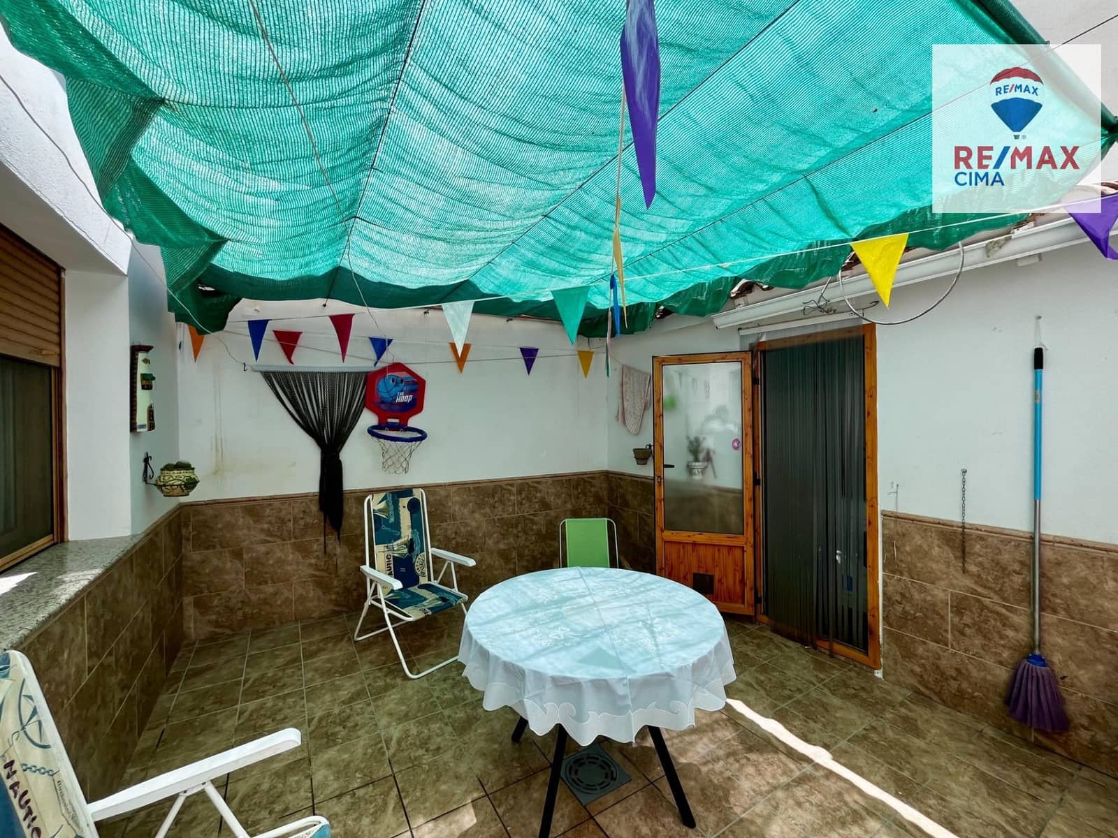 4 bedroom Townhouse for sale in Huescar with garage - € 200,000 (Ref: 9169693)