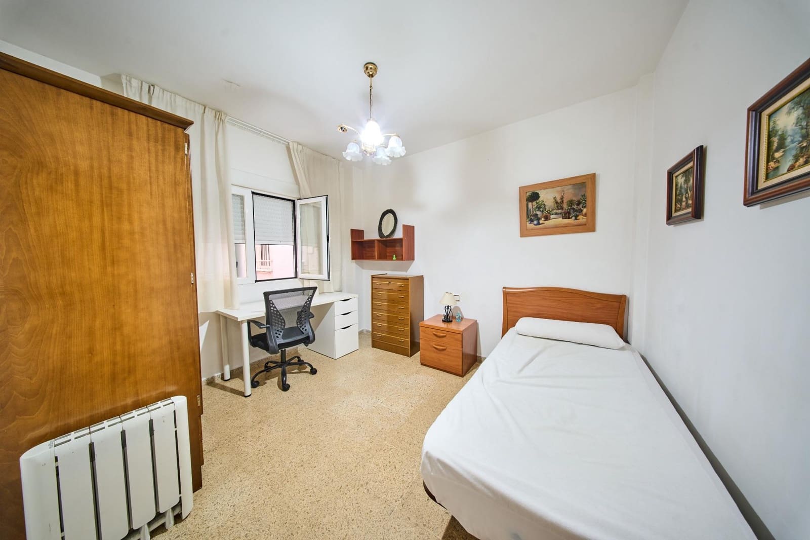 Appartement de 3 chambres à louer à Grenade ville - 800 € (Ref: 9176580)