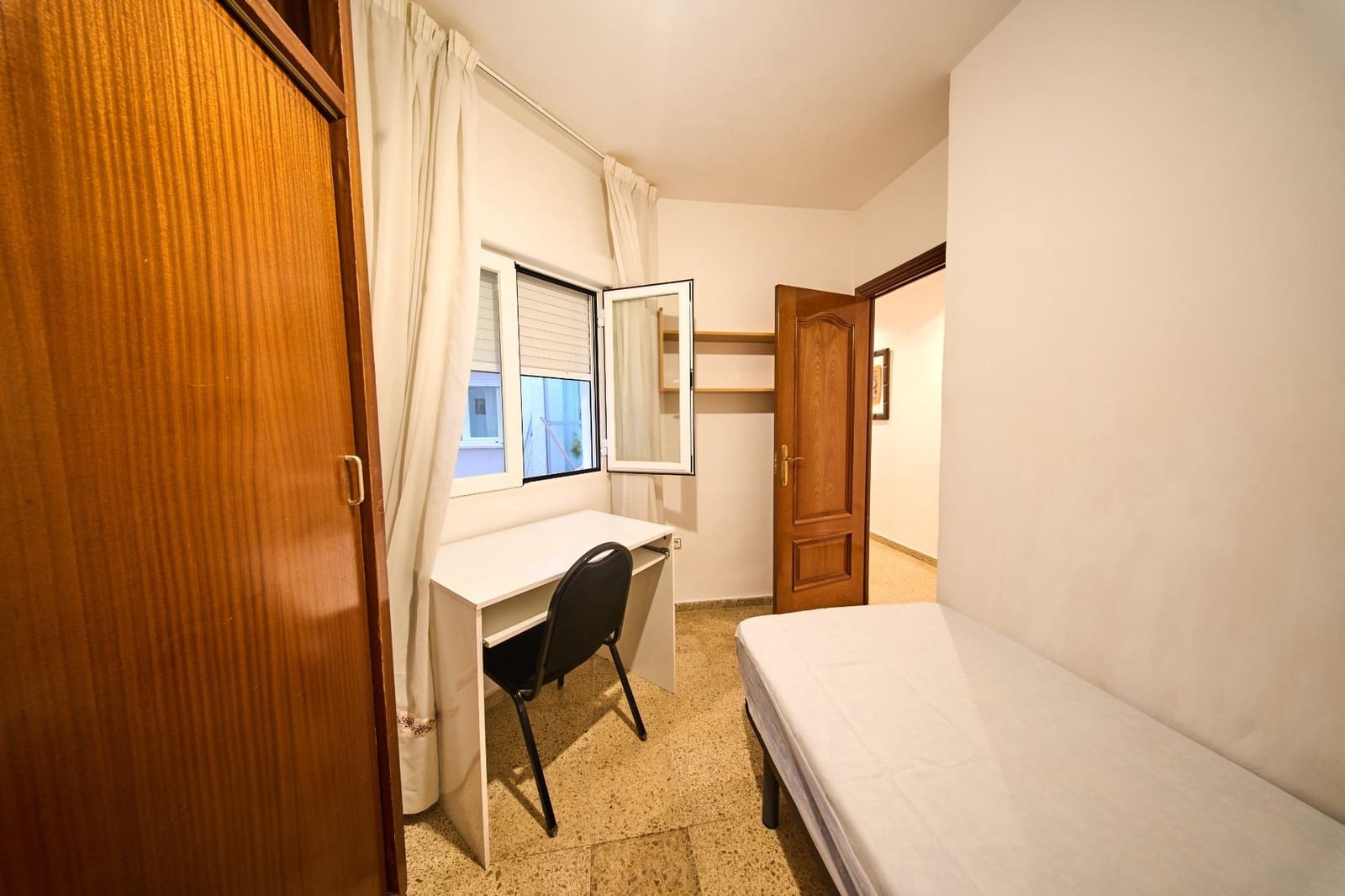 Appartement de 3 chambres à louer à Grenade ville - 800 € (Ref: 9176580)
