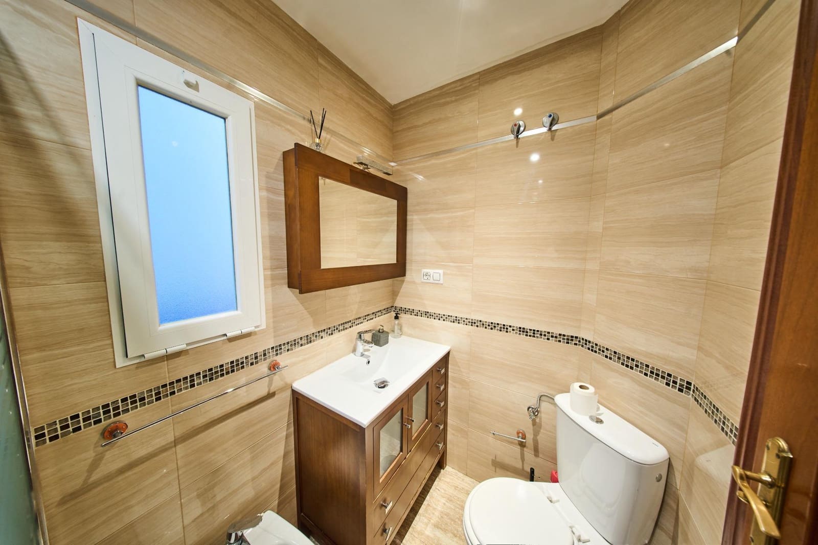 Appartement de 3 chambres à louer à Grenade ville - 800 € (Ref: 9176580)