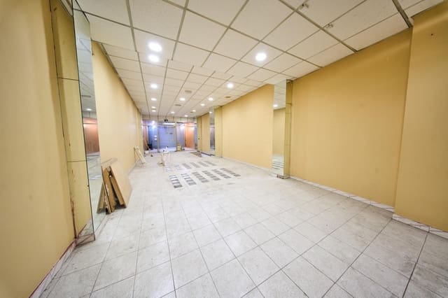 Local Comercial en Granada ciudad en venta - 185.000 € (Ref: 9183823)