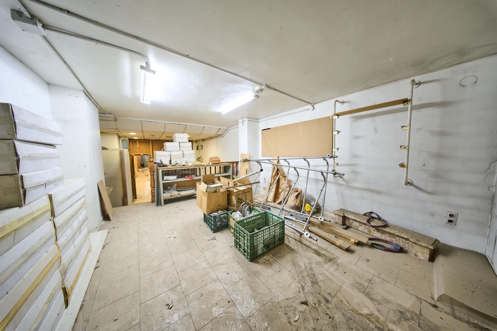 Local Comercial en Granada ciudad en venta - 185.000 € (Ref: 9183823)