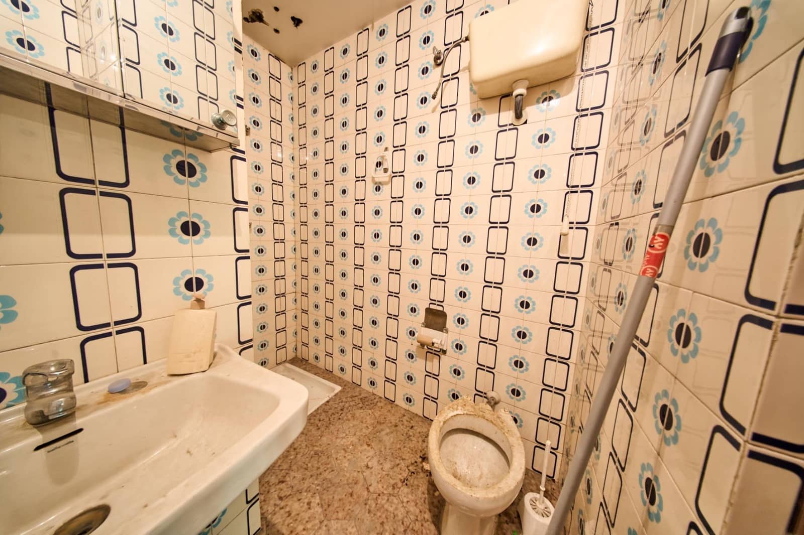 Local Comercial en Granada ciudad en venta - 185.000 € (Ref: 9183823)