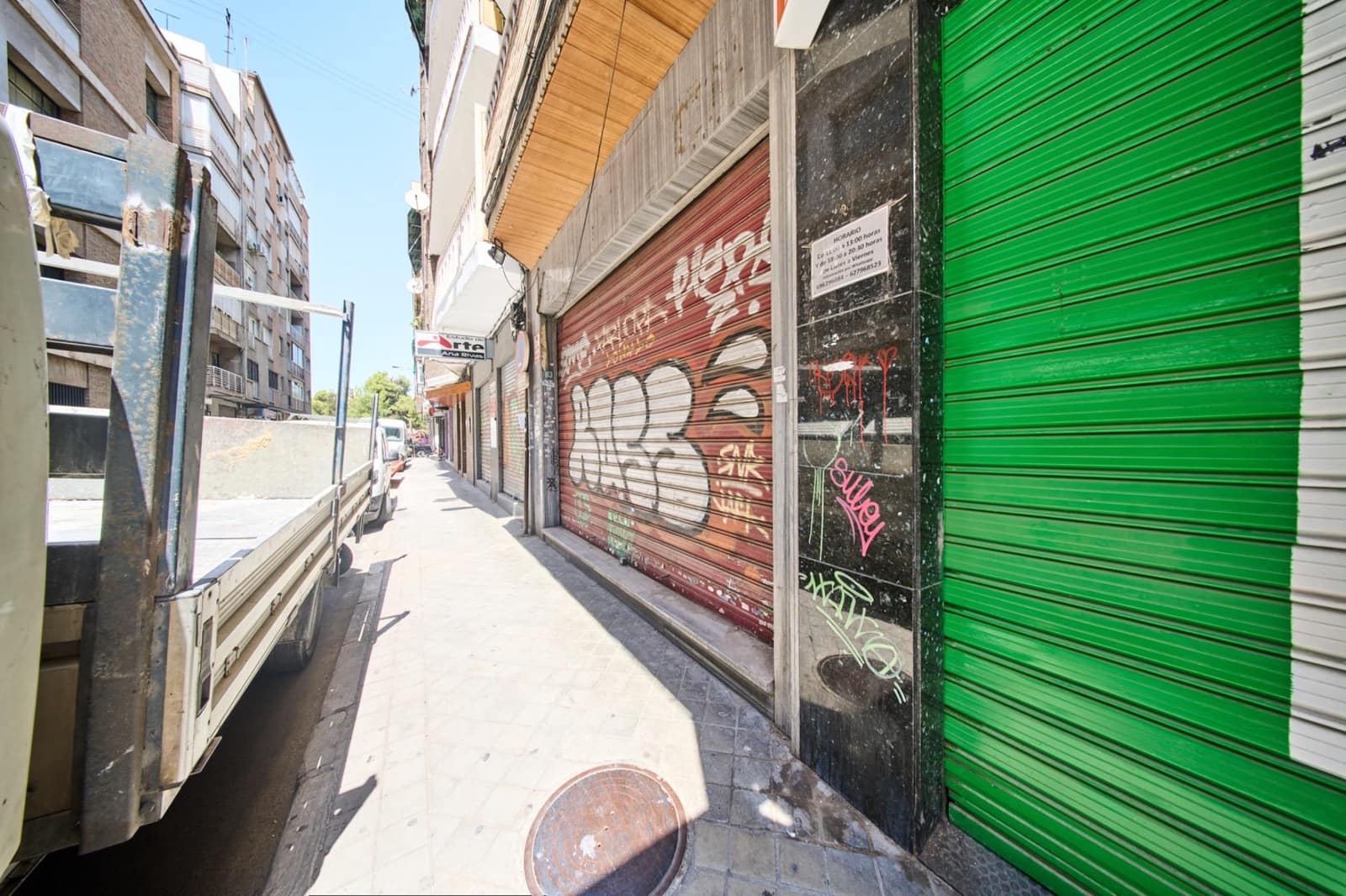 Local Comercial en Granada ciudad en venta - 185.000 € (Ref: 9183823)