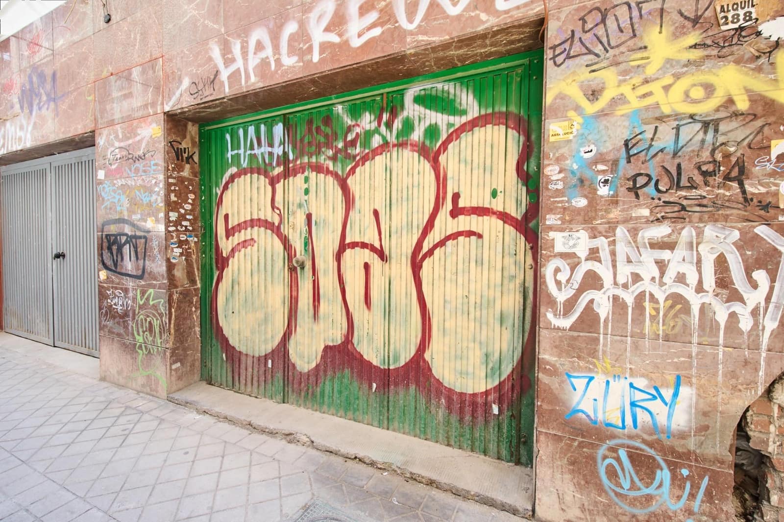 Local Comercial en Granada ciudad en venta - 185.000 € (Ref: 9183823)