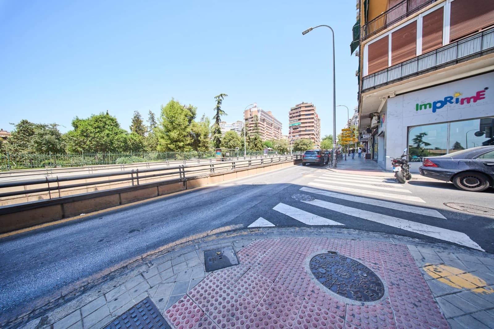 Local Comercial en Granada ciudad en venta - 185.000 € (Ref: 9183823)