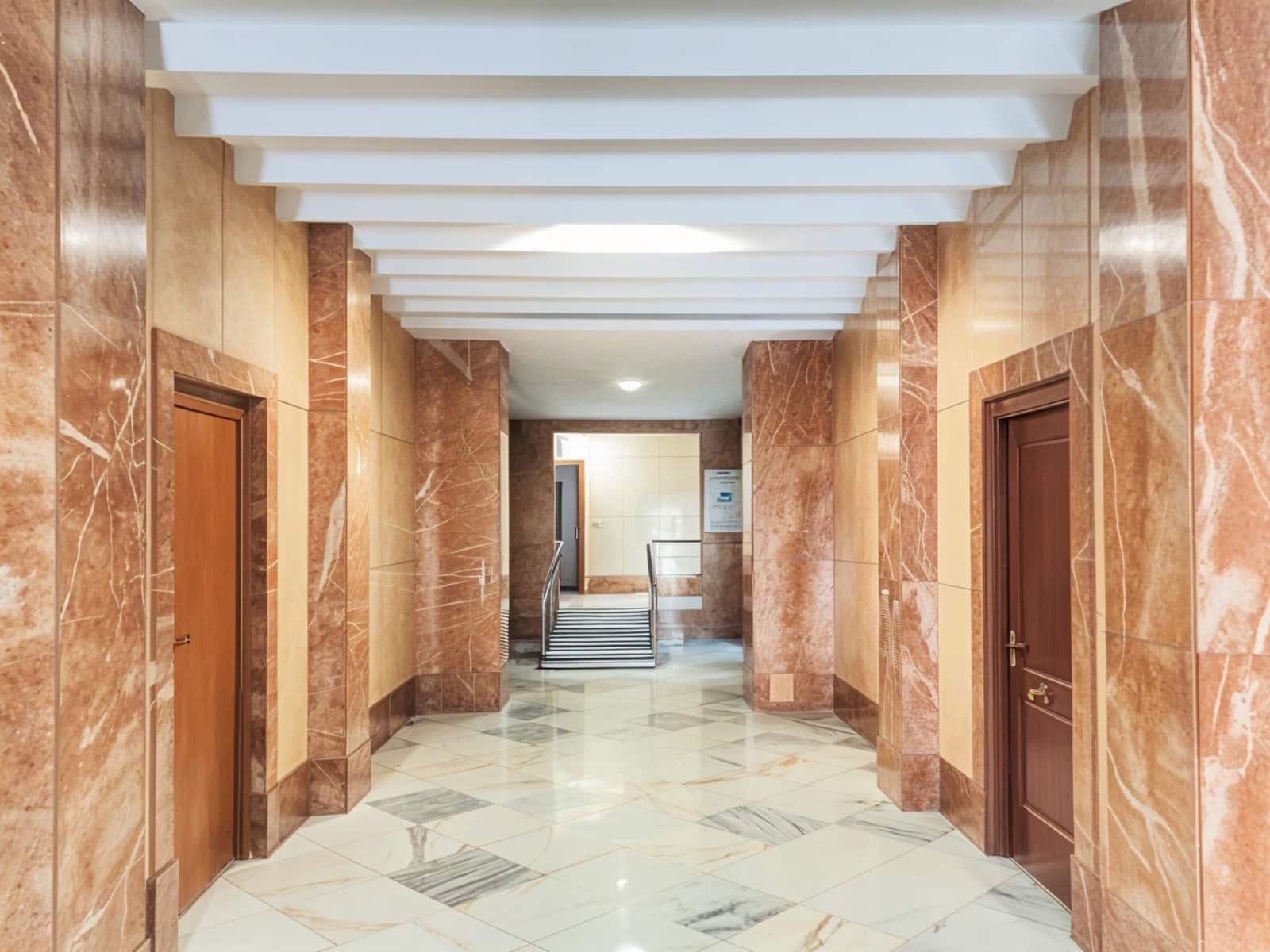 5 sovrum Lägenhet till salu i Granada stad - 472 000 € (Ref: 9236770)