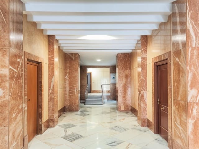 5 quarto Apartamento para venda em Centro, Granada cidade - 455 000 € (Ref: 9236770)