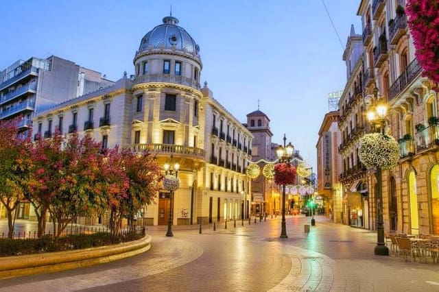 5 soveværelse Lejlighed til salg i Centro, Granada by - € 445.000 (Ref: 9236770)