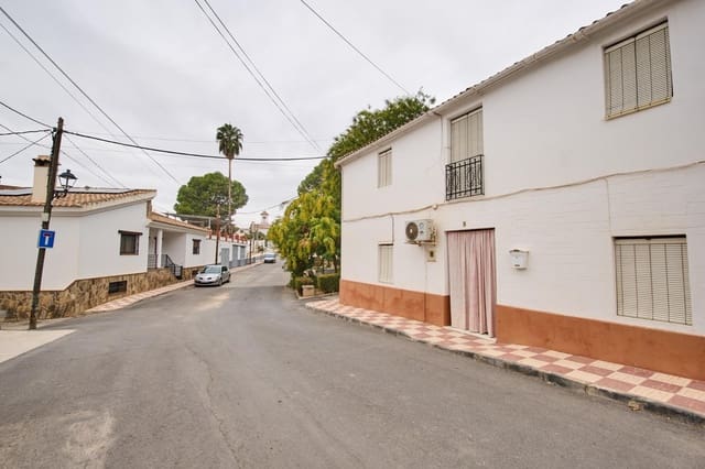 4 makuuhuone Omakotitalo myytävänä paikassa Moraleda de Zafayona mukana 
autotalli - 110 000 € (Ref: 9243239)