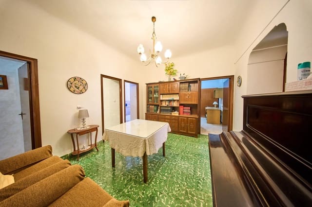 4 makuuhuone Omakotitalo myytävänä paikassa Moraleda de Zafayona mukana 
autotalli - 110 000 € (Ref: 9243239)