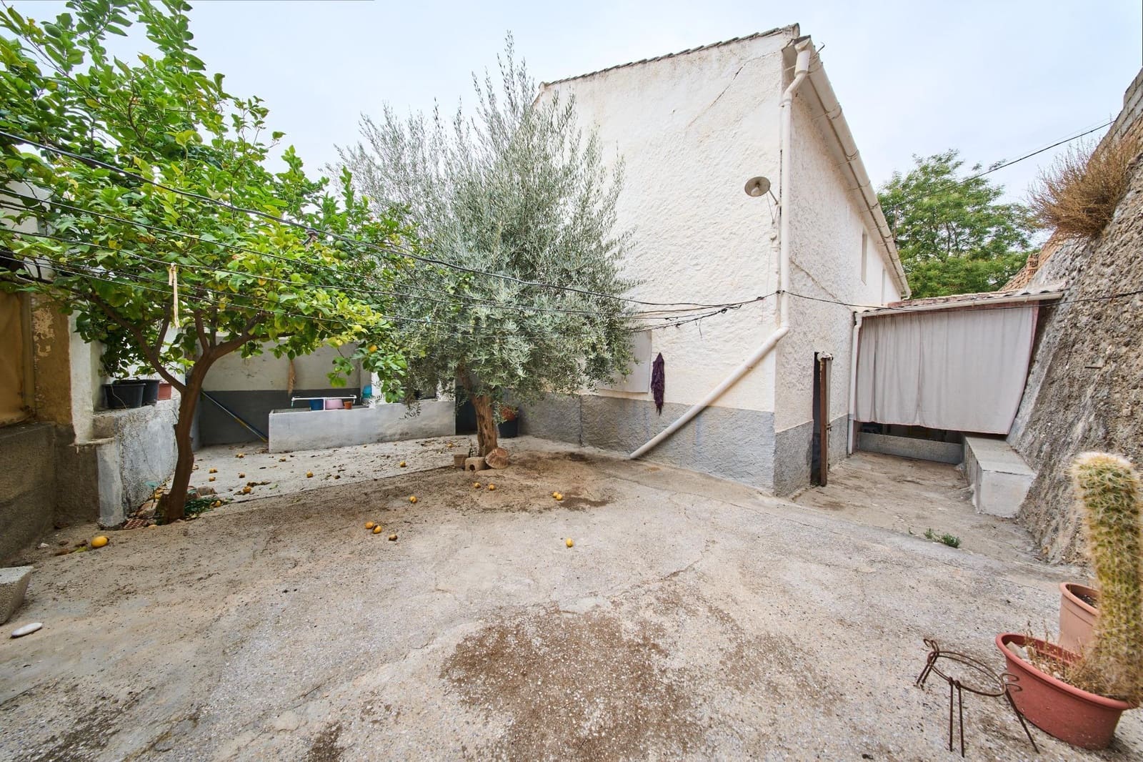 4 makuuhuone Omakotitalo myytävänä paikassa Moraleda de Zafayona mukana 
autotalli - 110 000 € (Ref: 9243239)