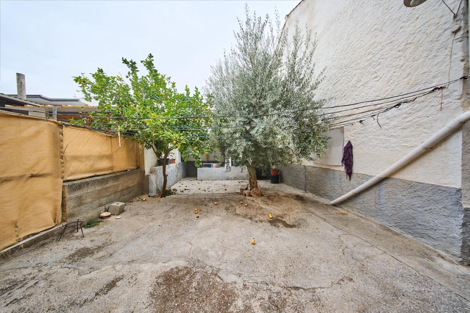 4 makuuhuone Omakotitalo myytävänä paikassa Moraleda de Zafayona mukana 
autotalli - 110 000 € (Ref: 9243239)