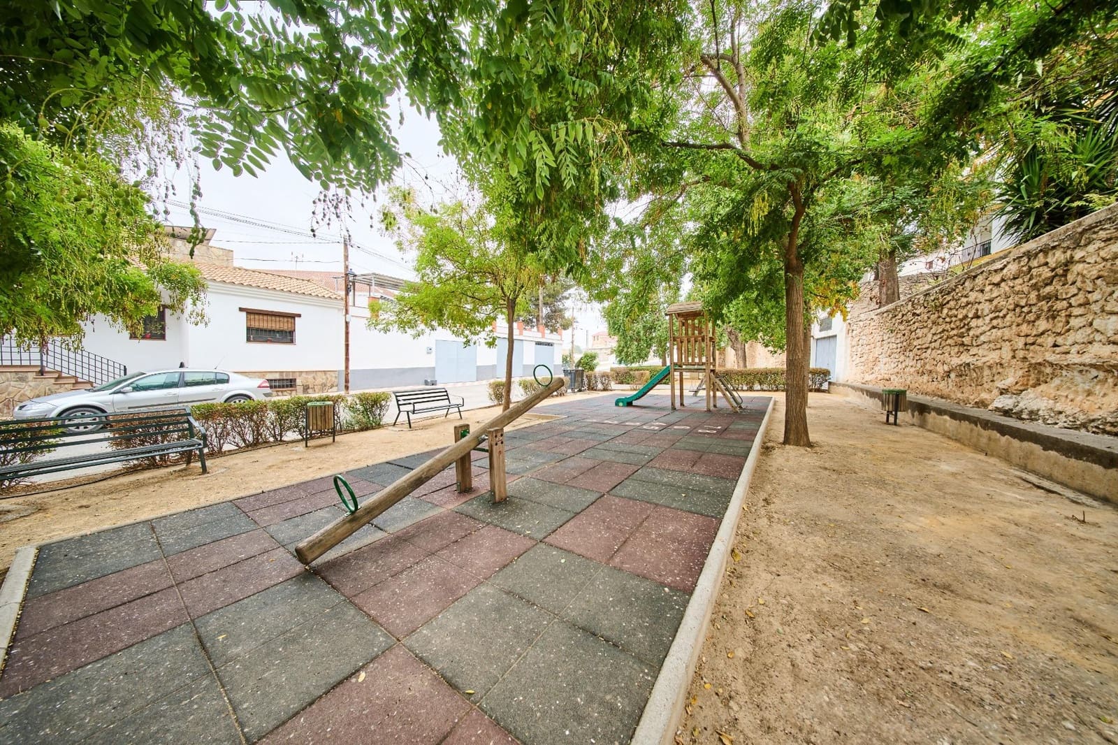 4 makuuhuone Omakotitalo myytävänä paikassa Moraleda de Zafayona mukana 
autotalli - 110 000 € (Ref: 9243239)