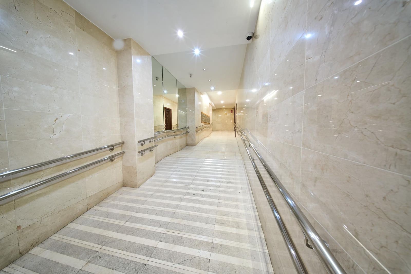 2 sovrum Lägenhet att hyra i Granada stad - 950 € (Ref: 9247114)