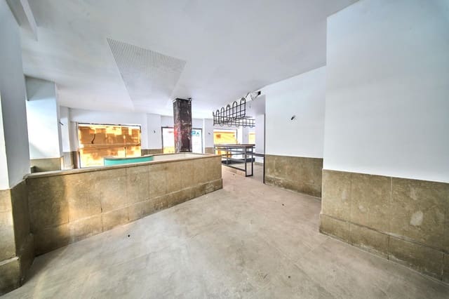 Erhverv til salg i Centro, Granada by - € 500.000 (Ref: 9247116)