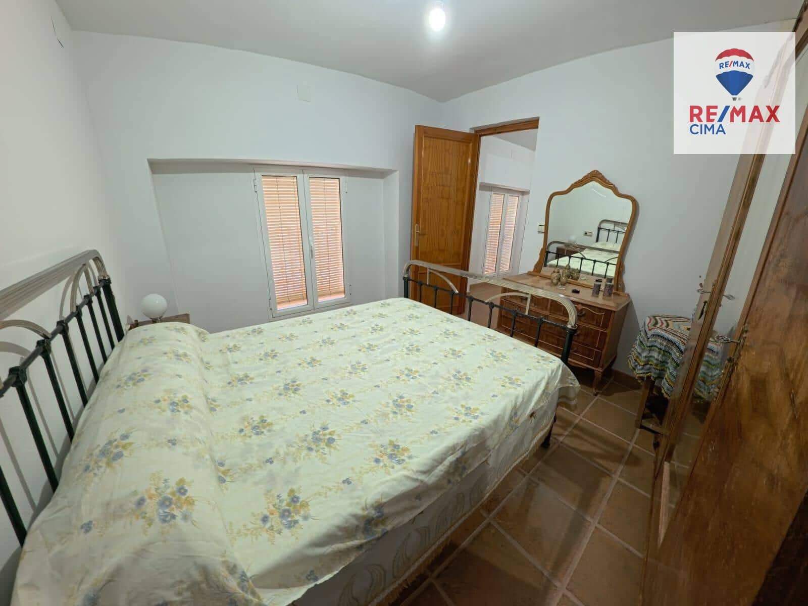 4 soveværelse Byhus til salg i Cullar - € 55.000 (Ref: 9247119)