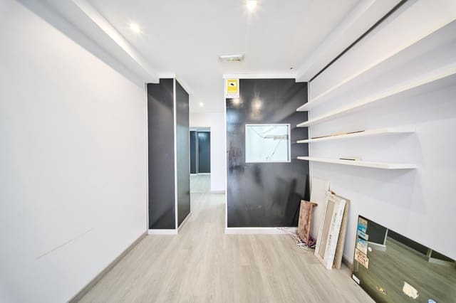 3 bedroom Commercial for sale in Maracena - € 115,000 (Ref: 9252275)