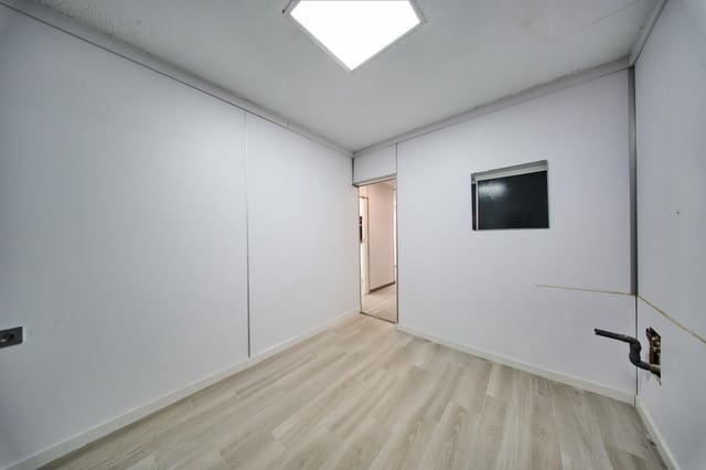 3 bedroom Commercial for sale in Maracena - € 115,000 (Ref: 9252275)