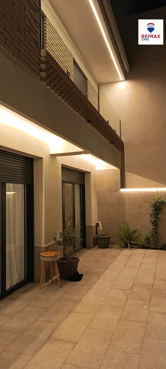 4 bedroom Villa for sale in Zujar - € 255,000 (Ref: 9257554)