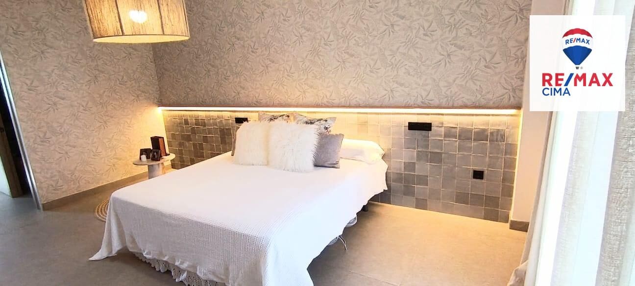 4 bedroom Villa for sale in Zujar - € 255,000 (Ref: 9257554)