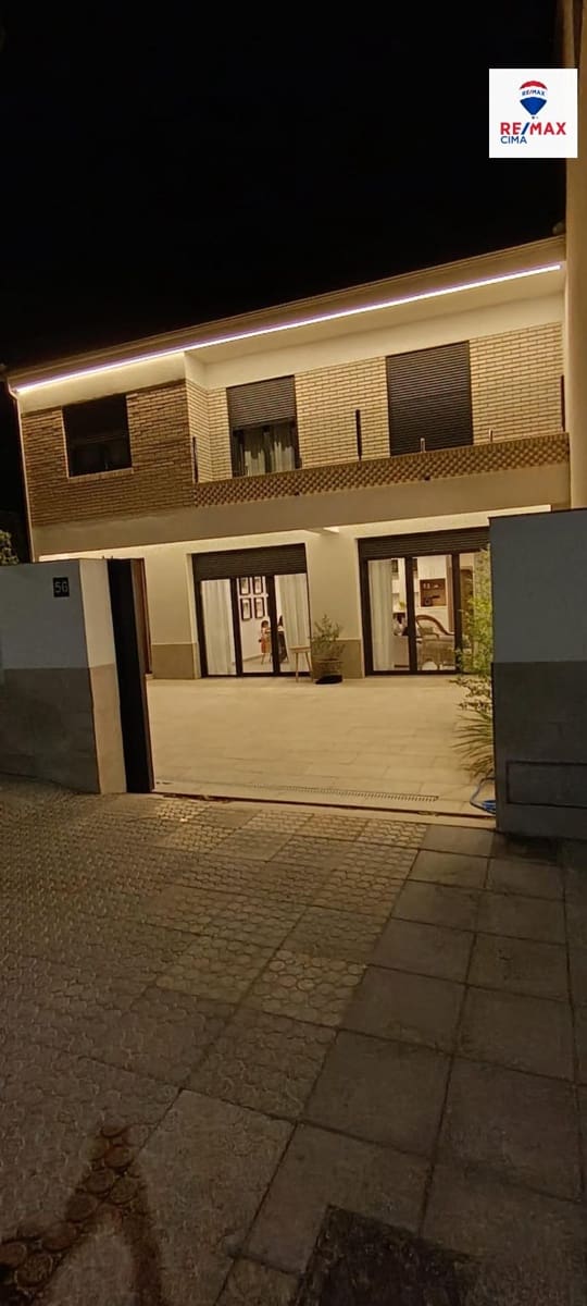 4 bedroom Villa for sale in Zujar - € 255,000 (Ref: 9257554)