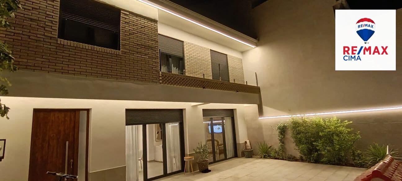 4 bedroom Villa for sale in Zujar - € 255,000 (Ref: 9257554)