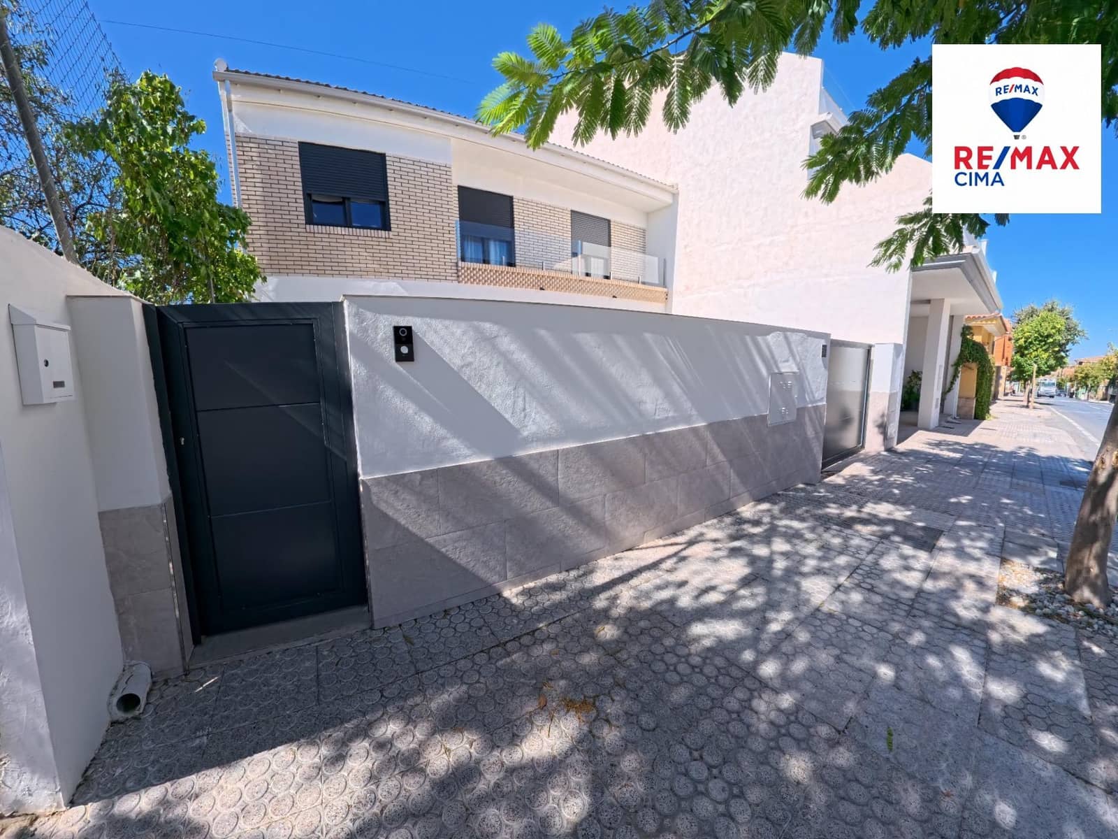 4 bedroom Villa for sale in Zujar - € 255,000 (Ref: 9257554)