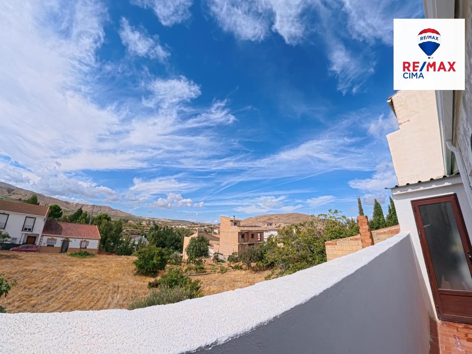 4 bedroom Villa for sale in Zujar - € 255,000 (Ref: 9257554)