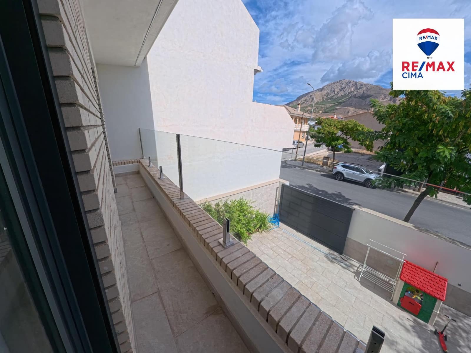 4 bedroom Villa for sale in Zujar - € 255,000 (Ref: 9257554)