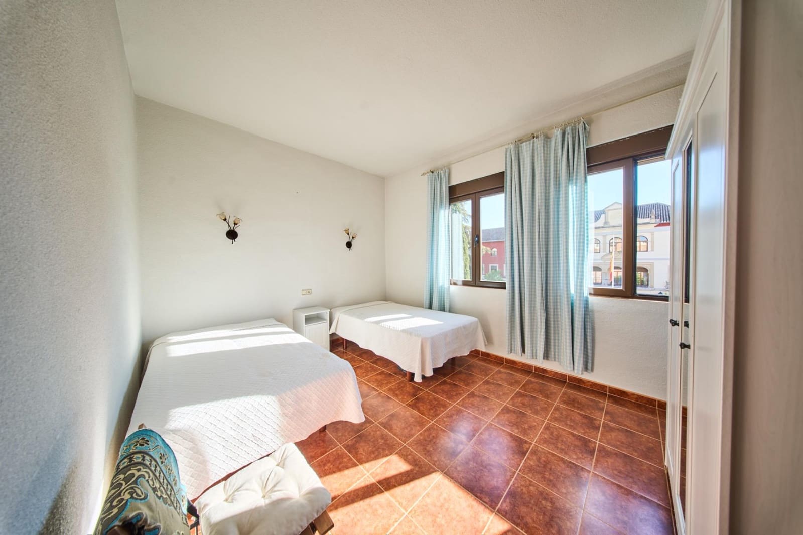 3 bedroom Flat for rent in Granada city - € 960 (Ref: 9257555)