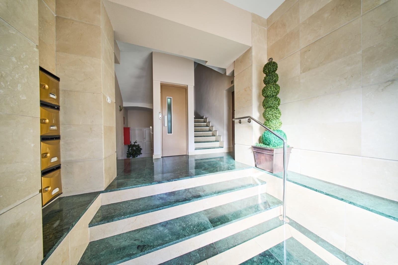 3 bedroom Flat for rent in Granada city - € 960 (Ref: 9257555)