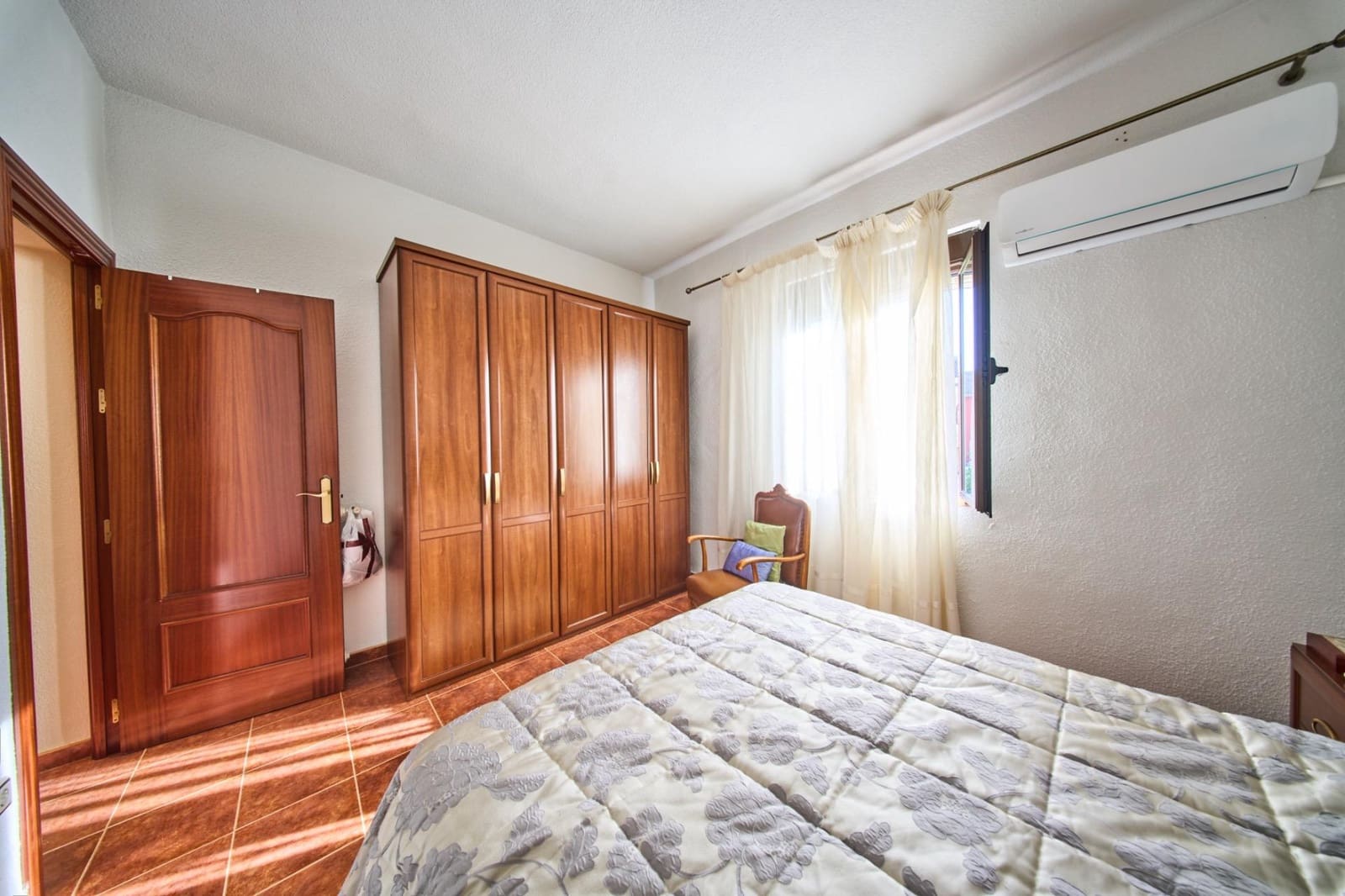 3 bedroom Flat for rent in Granada city - € 960 (Ref: 9257555)