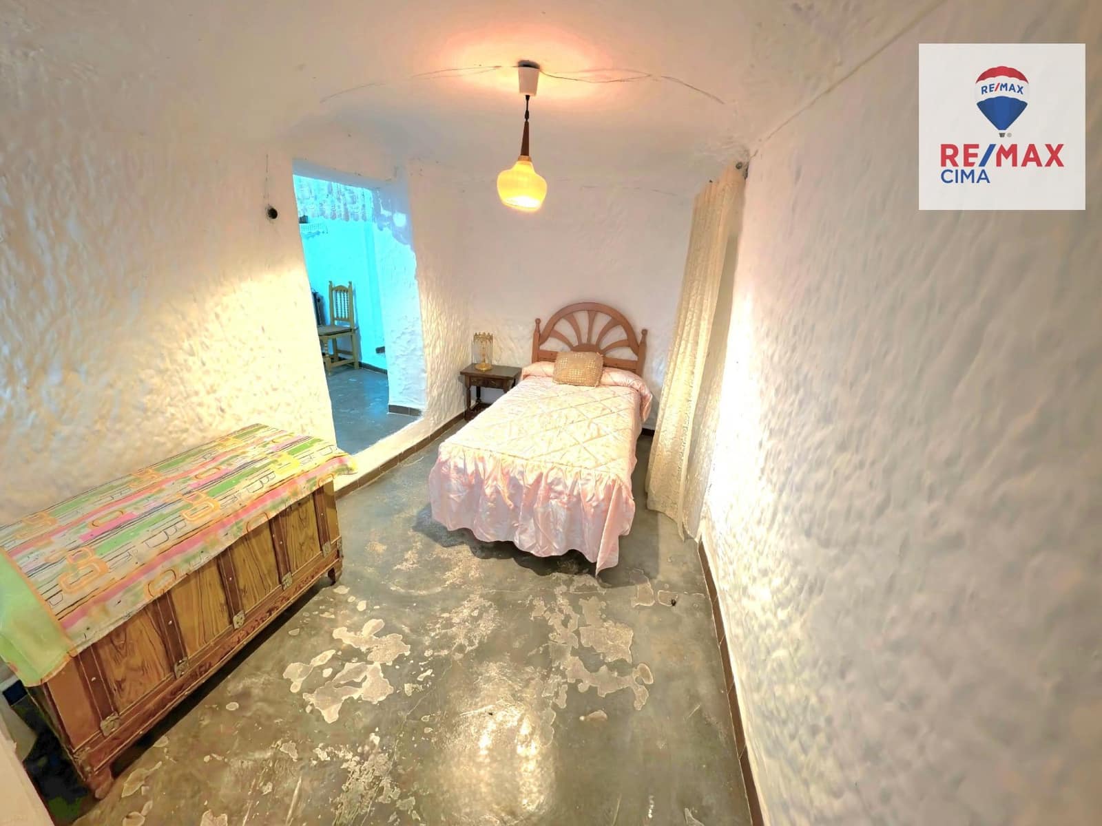 4 bedroom Townhouse for sale in Freila with garage - € 55,000 (Ref: 9272795)