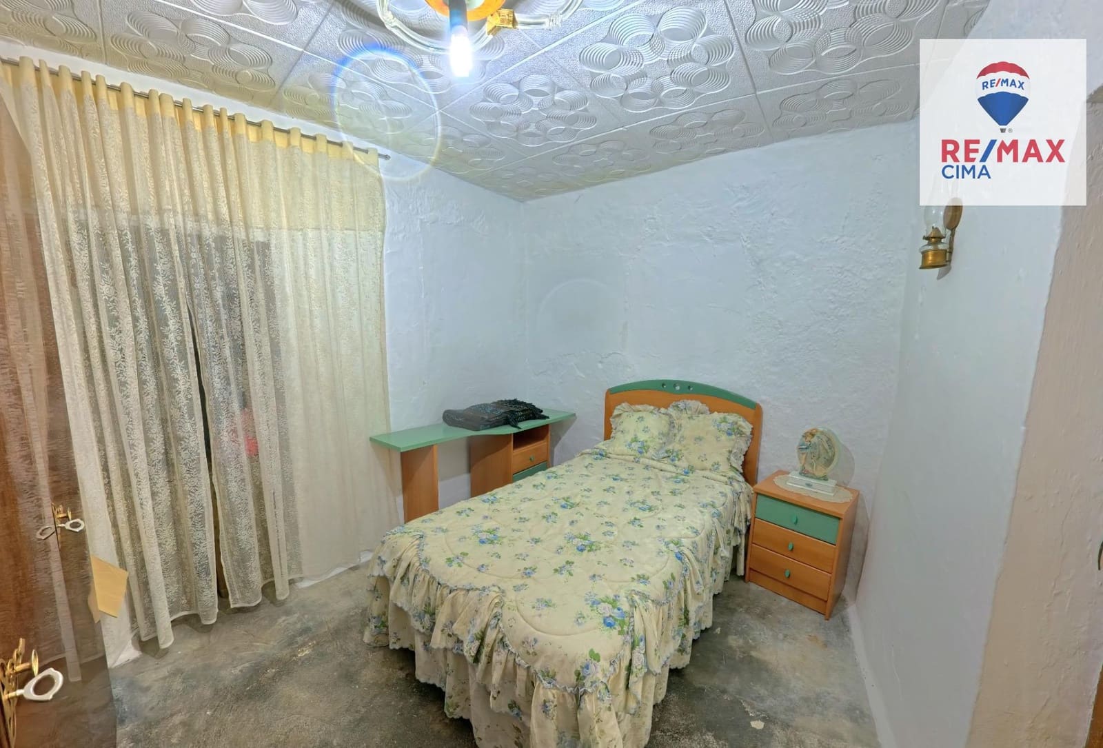 4 bedroom Townhouse for sale in Freila with garage - € 55,000 (Ref: 9272795)