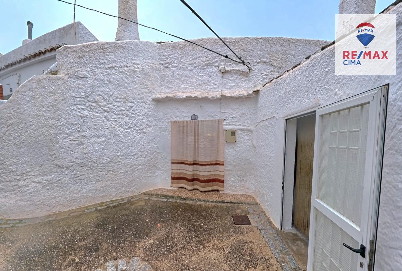 4 bedroom Townhouse for sale in Freila with garage - € 55,000 (Ref: 9272795)