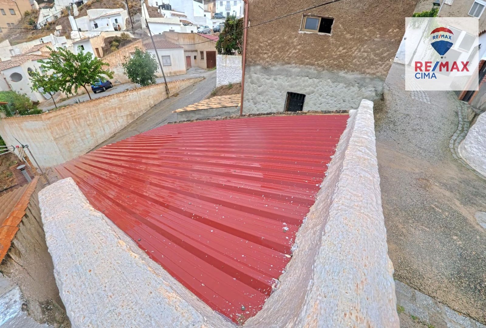 4 bedroom Townhouse for sale in Freila with garage - € 55,000 (Ref: 9272795)