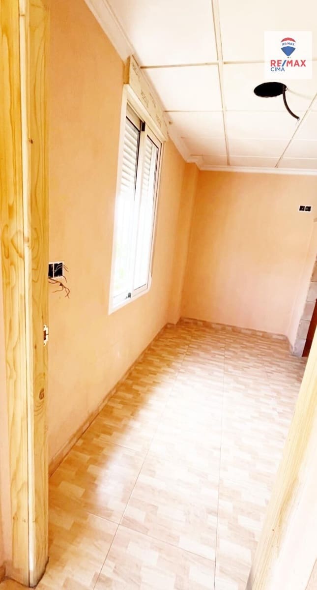 5 bedroom Townhouse for sale in Cortes de Baza - € 75,000 (Ref: 9272796)