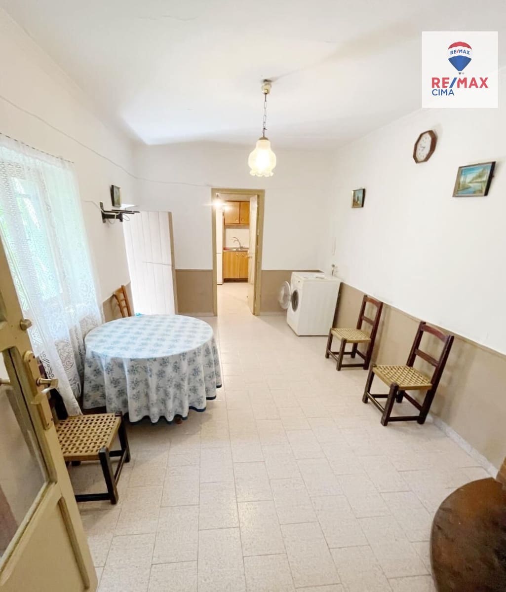 5 bedroom Townhouse for sale in Cortes de Baza - € 75,000 (Ref: 9272796)