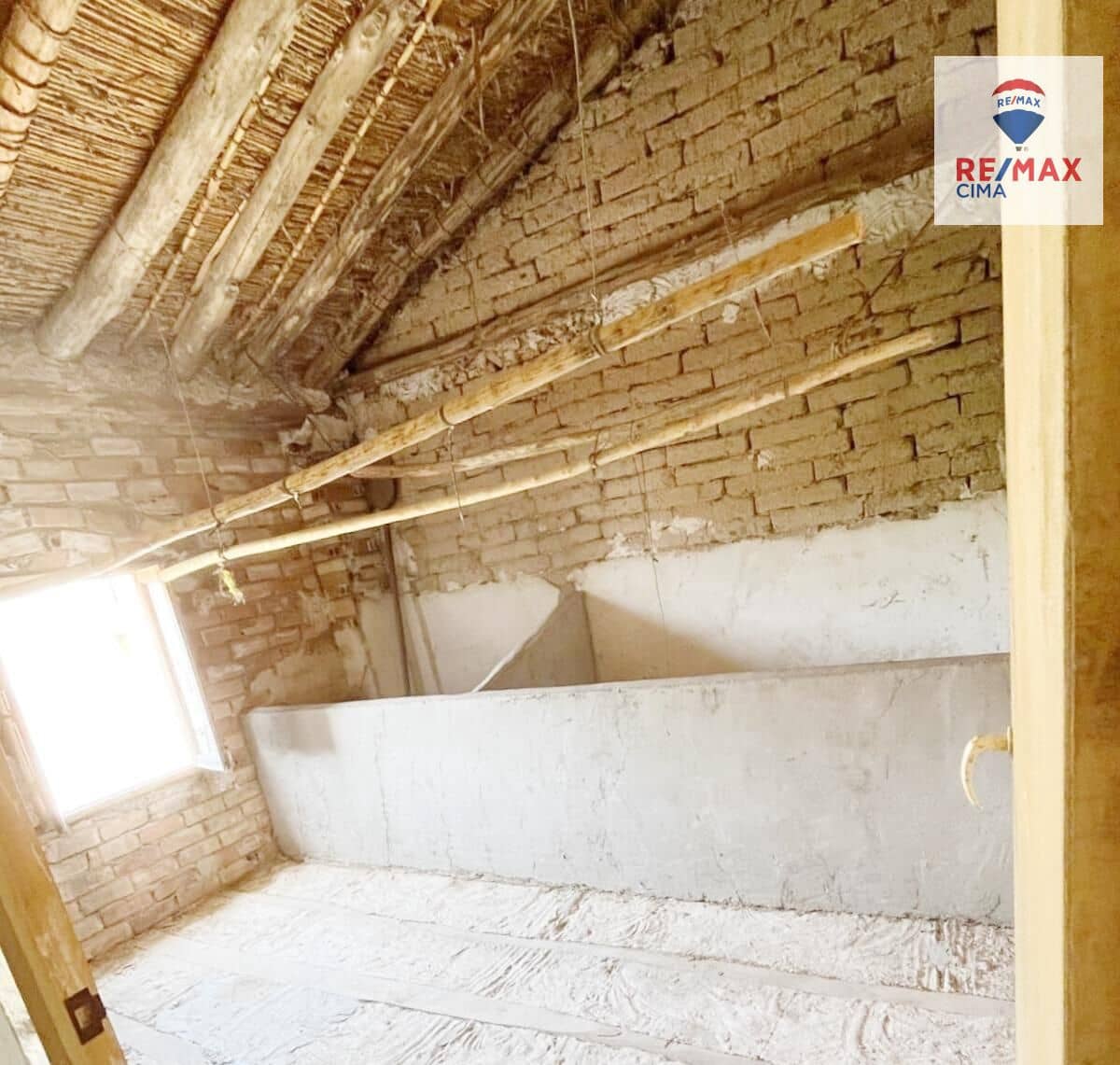 5 bedroom Townhouse for sale in Cortes de Baza - € 75,000 (Ref: 9272796)