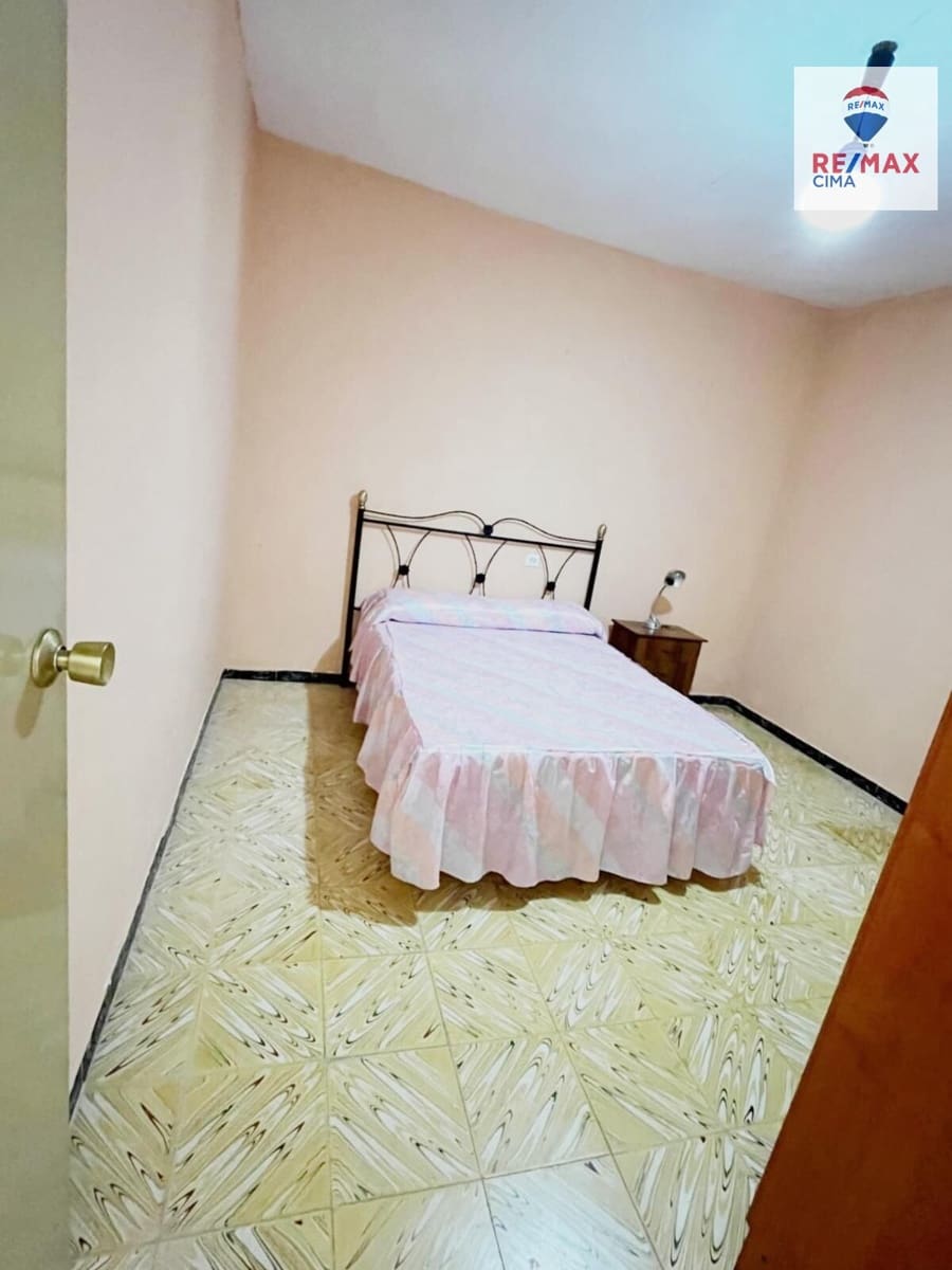 5 bedroom Townhouse for sale in Cortes de Baza - € 75,000 (Ref: 9272796)