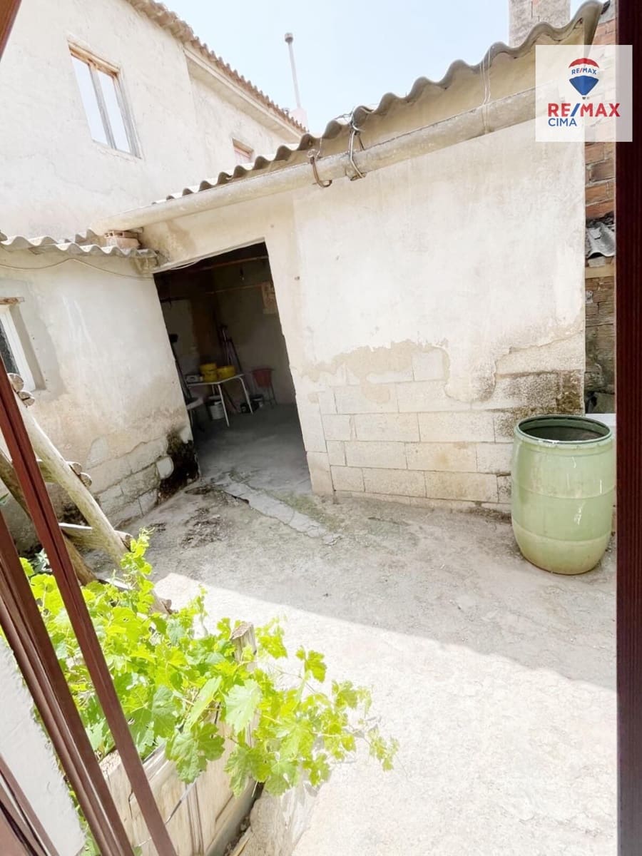 5 bedroom Townhouse for sale in Cortes de Baza - € 75,000 (Ref: 9272796)