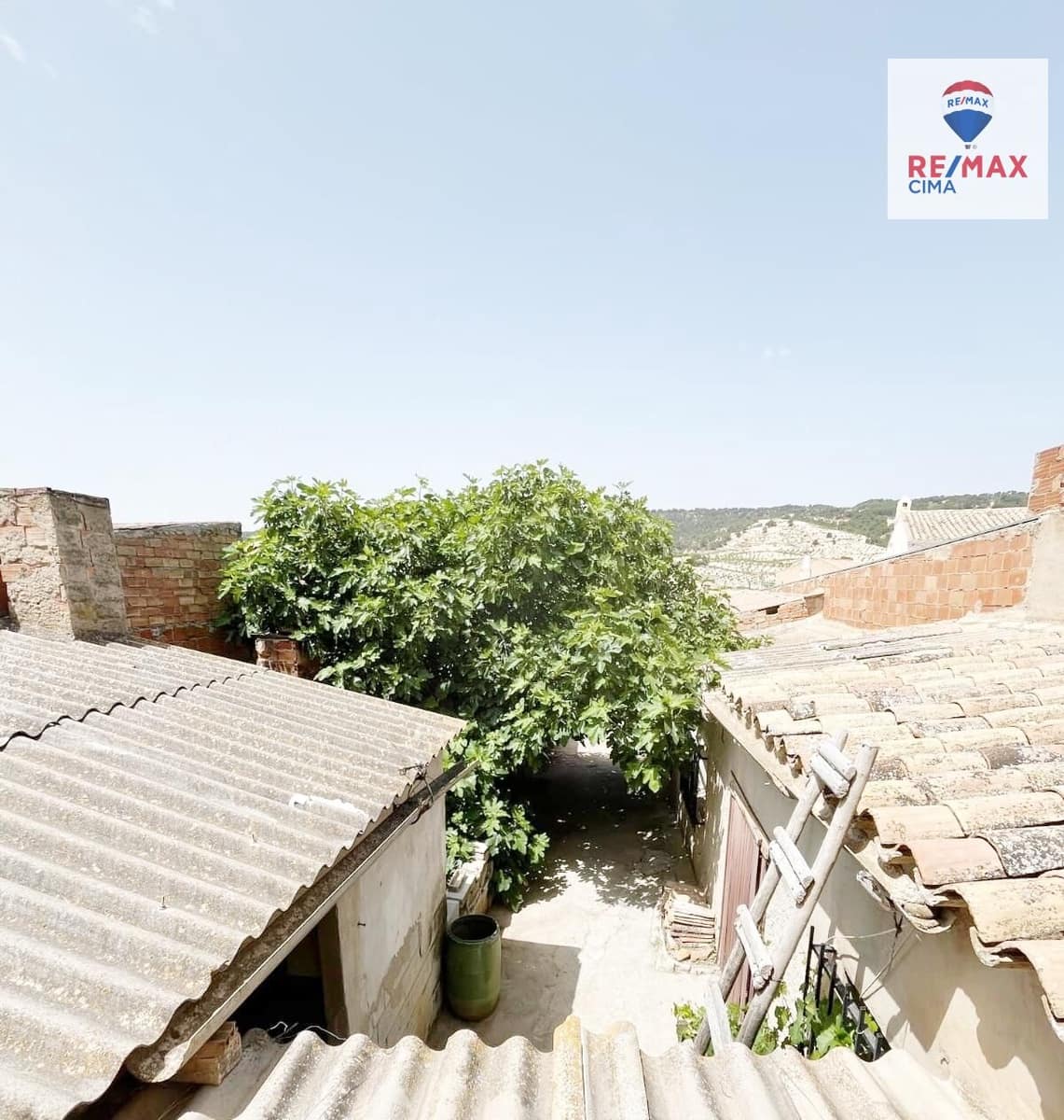 5 bedroom Townhouse for sale in Cortes de Baza - € 75,000 (Ref: 9272796)