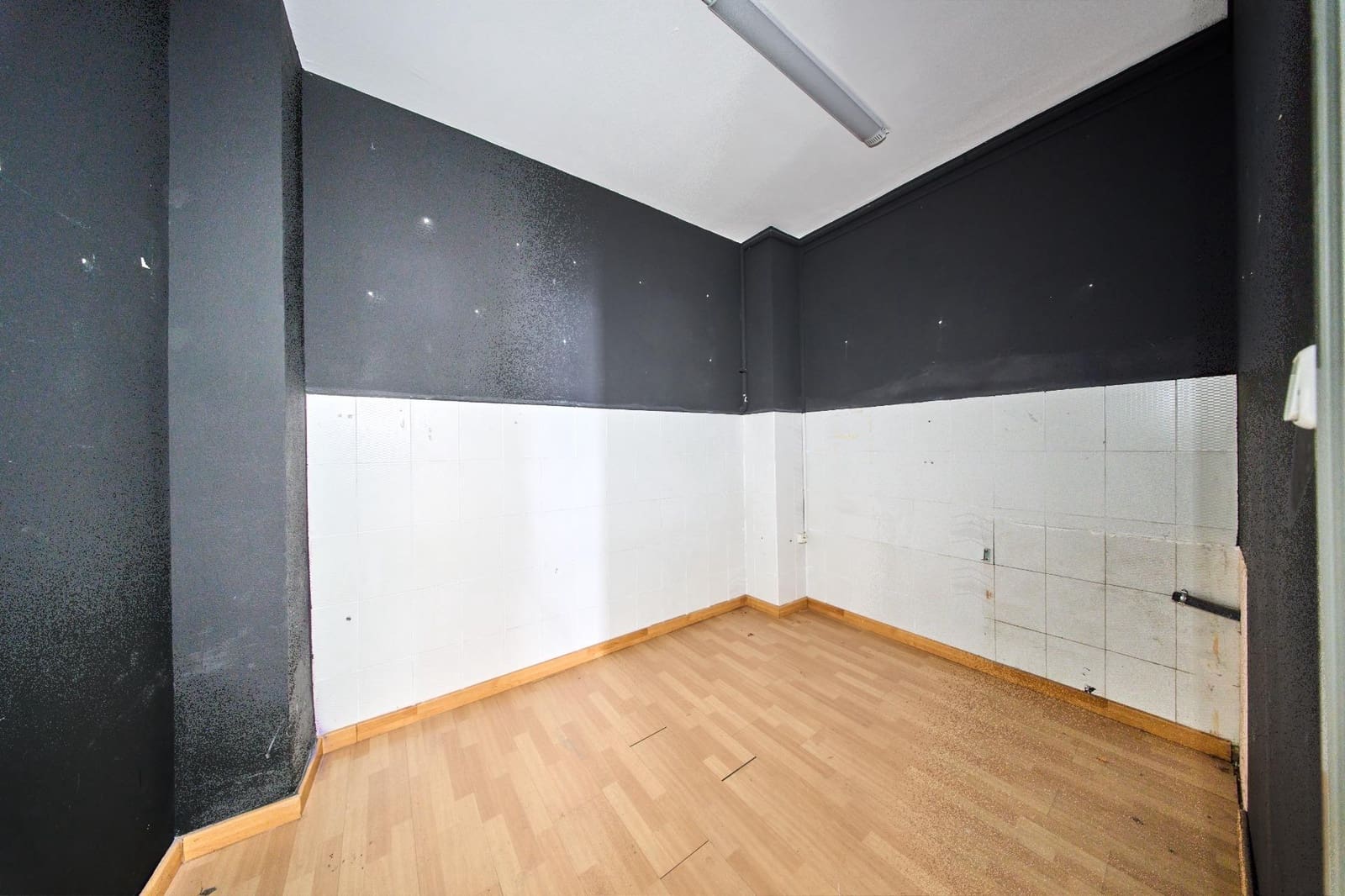 Komercyjne na sprzedaż w Miasto Grenada - 162 000 € (Ref: 9285385)