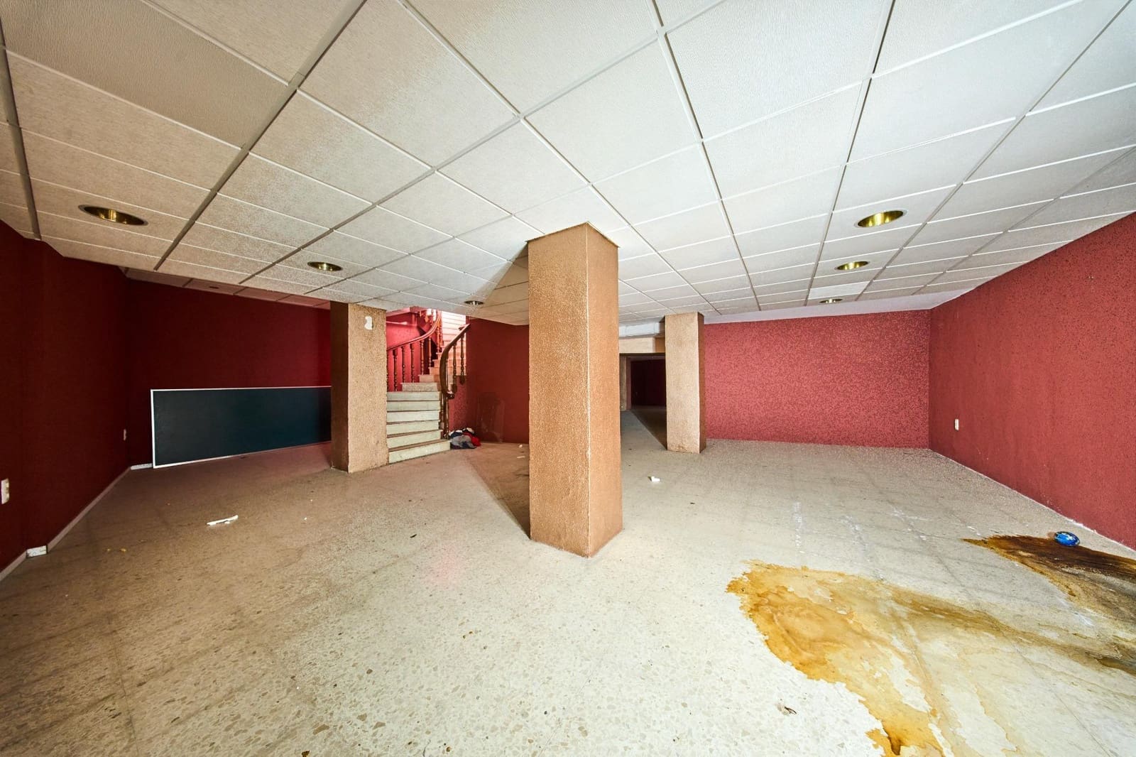 Commercieel te koop in Granada stad - € 350.000 (Ref: 9303732)