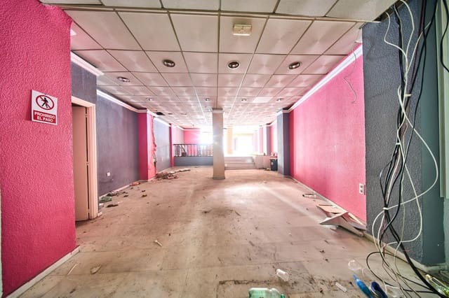 Local Commercial à vendre à Camino de Ronda - Rosaleda, Grenade ville - 350 000 € (Ref: 9303732)