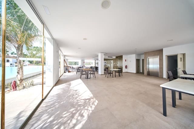 Business for rent in Real de Zaragoza, Marbella with garage - € 8,000 (Ref: 9306355)